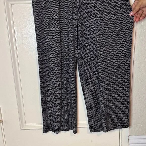 Loveappella Ciara Knit Jumpsuit in Black & White - Picture 12 of 12